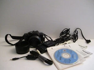 Panasonic Lumix DMC-FZ10 Camera with Leica Lens 1:2.8/6-72 ASPH Bag & Extras - Picture 1 of 12