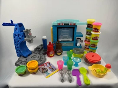 ЛОТ ТОВАРОВ Play-Doh: игровой набор Kitchen Creations Drizzy Ice Cream и волшебный набор духовок с - Изображение 1 из 4