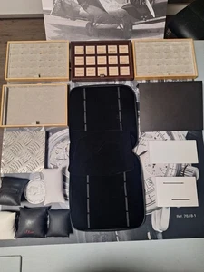 Großposten Schmuck & Uhren Displays, Halter, Boxen, Pads, Job Lot - Bild 1 von 10