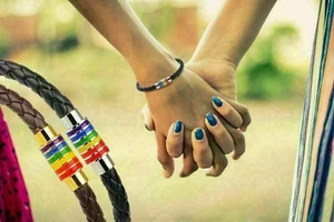 Rainbow Jewelry Pride Flag Gay Titanium Steel Charm Magnet Bracelet LGBT - Picture 1 of 7