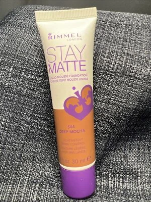 Rimmel Stay 哑光液体慕斯粉底 #504 深 MOCHA  — 第 1/3 张图片