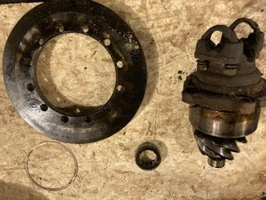 Eaton ho52,72 4:56Ring And Pinion Free Shipping lower 48 states - Picture 1 of 5