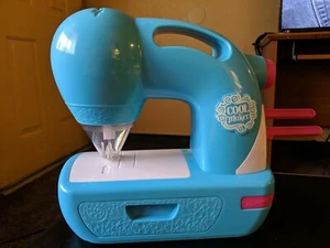 Cool Maker Sew N' Style Replacement Sewing Machine -Toys R Us Exclusive- Blue  - Picture 1 of 5