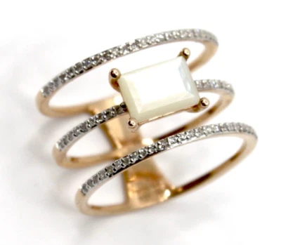 Anillo de oro rosa de 14k Sofía madreperla triple diamante banda talla 6,5 Foto 1 de 4