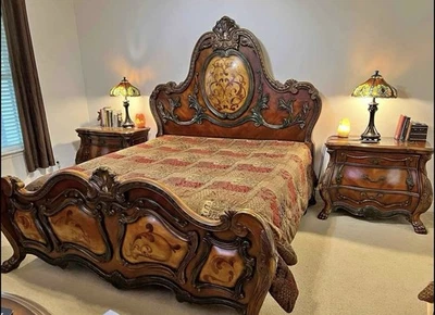 Conjunto de quarto Michael Amini Chateau Beauvais - Imagem 1 de 4