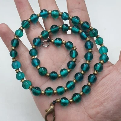 Ancien beau collier de perles de verre de couleur verte style africain - Photo 1/4