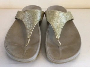 Ladies FITTFLOPS Gold Pattern & Toe Pole U.K. 7 FREE P&P - Picture 1 of 9