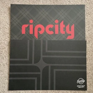 Portland Trail Blazers Rip City Clothing Co. Poster Handout doppelseitig. - Bild 1 von 5
