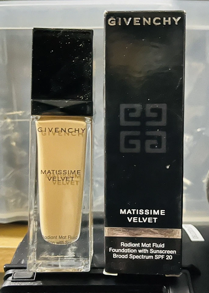Givenchy liquid foundation Matissime Velvet spf20 # 06 "Mat Gold" New in box - Image 1 of 1