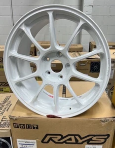 Volk Racing ZE40 18x9.5 +45 5x114.3 Dash White Set Of 4 Wheels - Picture 1 of 1