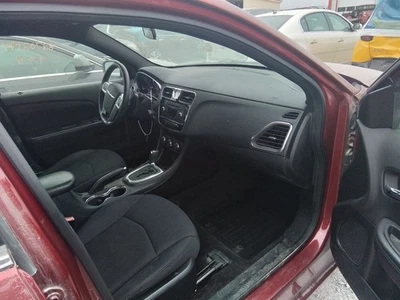 Подушка безопасности для переднего пассажира на приборную панель Dodge Avenger 2010-2014 годов выпуска без усовершенствованной многоступенчатой подушки безопасности - Изображение 1 из 4