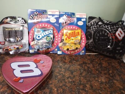 Coches diecast Dale Earnhardt Jr 5 piezas. Oreo, obleas Nilla, almohada, lata de corazón. Foto 1 de 4