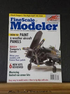 FineScale Modeler 2004 March How to paint & Weather aircraft panels - Imagen 1 de 2