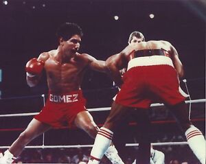 WILFREDO GOMEZ 8X10 PHOTO BOXING PICTURE COLOR ACTION