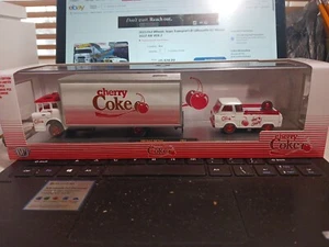 Camión Ford C-950 1966 Chase y 1964 Econoline Cherry Coque 1/750 - Imagen 1 de 9