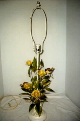 LÁMPARA ITALIANA TOLE ROSAS AMARILLAS PÁJAROS HOLLYWOOD REGENCY AÑOS 60 EXUBERANTE RARA MCM Foto 1 de 4