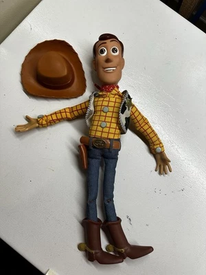 Disney Pixar Toy Story Woody Pull-String Talking Doll 15” con sombrero FUNCIONA Foto 1 de 4