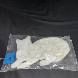 Cat Shaped Ice Cube Tray - Picture 1 of 24