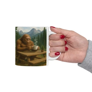 Taza de cerámica Bigfoot Coffee Time, perfecta para amantes de la naturaleza, aventureros, exteriores - Imagen 1 de 6