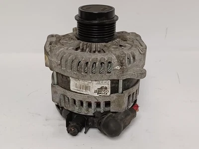 Alternador usado serve: 2015 Gmc Yukon XL 1500 grau B - Imagem 1 de 4