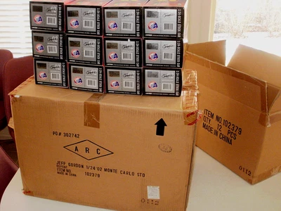 NASCAR 1/24 JEFF GORDON 2002 DUPONT MONTE CARLO ESTOJO DE 12 - Imagem 1 de 4