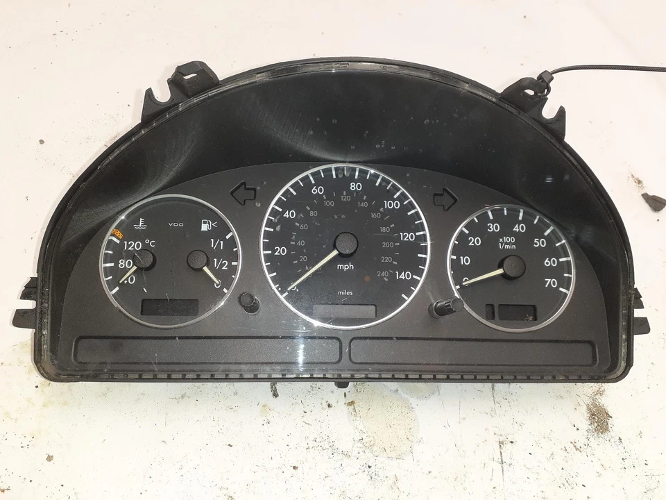 Medidor de velocímetro usado se adapta a: Mercedes-benz Mercedes clase ml 163 2005 tipo clúster Foto 1 de 4