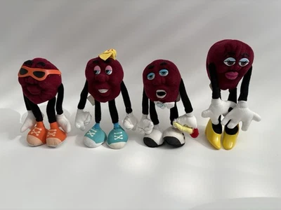 JUEGO DE 4 FIGURAS DE PELUCHE FLEXIBLES VINTAGE 1988 PASAS DE CALIFORNIA POR APLAUSO. Foto 1 de 2