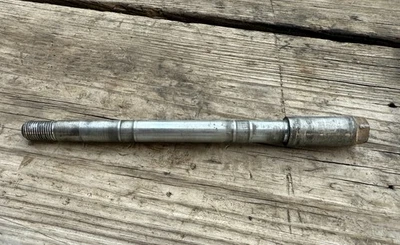 1988 Yamaha YZ250 Front Axle 4GY-25181-00-00 1986-1991 YZ125 YZ250 YZ490 WR250 - Image 1 of 4