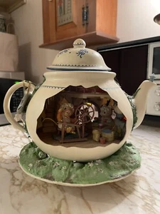 VTG 1989 ENESCO Teapot Bungalow Mouse Family Musical Animated Light Pop Up Lid - Picture 1 of 22