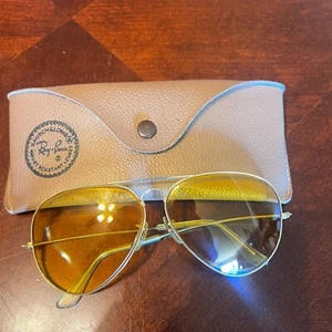 Vtg Bausch & Lomb Ray-Ban Aviator Sunglasses Ambermatic Lenses 62/14 read - Picture 1 of 17