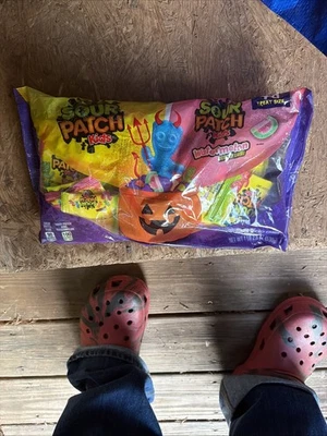 SOUR PATCH KIDS Sandía Halloween Caramelos Variedad Paquete 40 Bolsas de Golosinas Foto 1 de 2