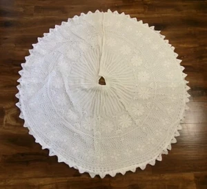 Beautiful Large 48” Round White Crocheted Victorian-Style Christmas Tree Skirt - Picture 1 of 3