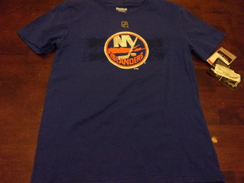 Tavares New York Islanders NEW youth Medium 10-12 Reebok NHL jersey t shirt Cover