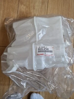 TOYOTA PRIUS WINDSCREEN WASHER BOTTLE 2009 - 2015 WASHER FLUID RESERVOIR WATER — 第 1/4 张图片