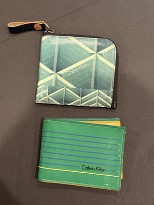 Calvin Klein 2 钱包 - 请查看所有图片和描述,Ty! — 第 1/4 张图片