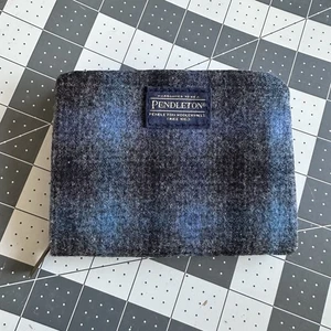 Pendleton umlaufender Reißverschluss Geldbörse blau & schwarz kariert 100 % Wolle Shell 5" x 4" - Bild 1 von 10