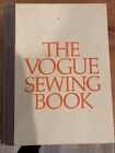 The Vogue Sewing Book 1973 HC publié par Vogue Patterns 2e édition, 1ère impression