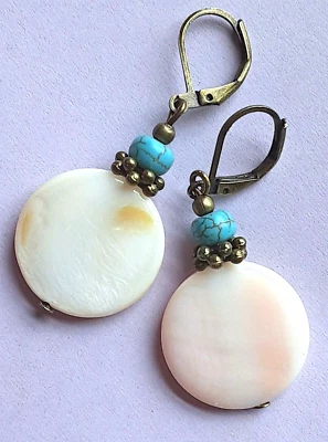 Pendiente BLANCO CÁSCARA PLANA AZUL TURQUESA BRONCE PALANCA TRASERO artesanal XX Foto 1 de 4