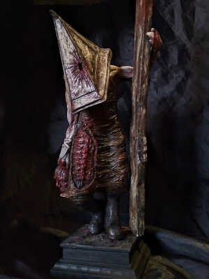 Silent Hill Figure, Escultura Estatua Handmade Kit Resin. white hunter - Image 1 of 4