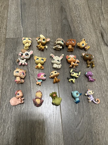 Littlest Pet Shop Lot of 20 Animal Figures Hasbro LPS Cover