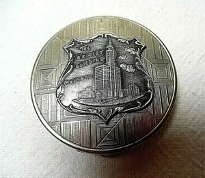 VINTAGE CIRCA 1930'S THE WRIGLEY BUILDING CHICAGO WOMANS COMPACT MARKED AMAMI - Picture 1 of 4