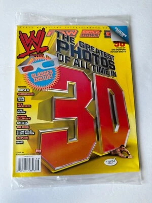 Revista WWE sellada edición coleccionista mejores fotos en 3D. Con gafas 3D Foto 1 de 3