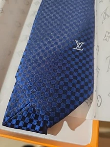 LOUIS VUITTON Made Italy Dress Tie Men's Silk Blue And Black Spots - Picture 1 of 2