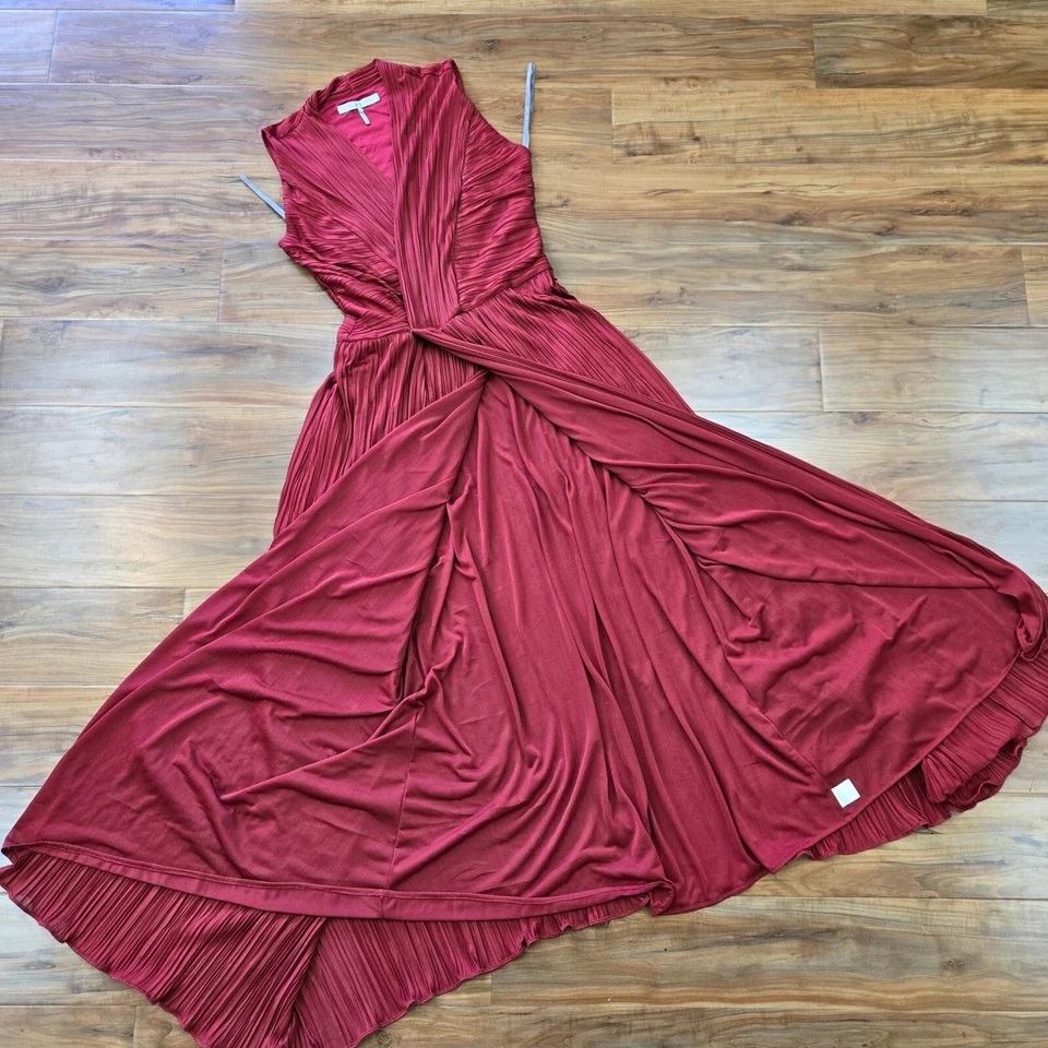 Платье макси Halston Heritage красное плиссированное 2020-е размер 8 элегантное шикарное струящееся б/у в отличном состоянии - Изображение 1 из 4