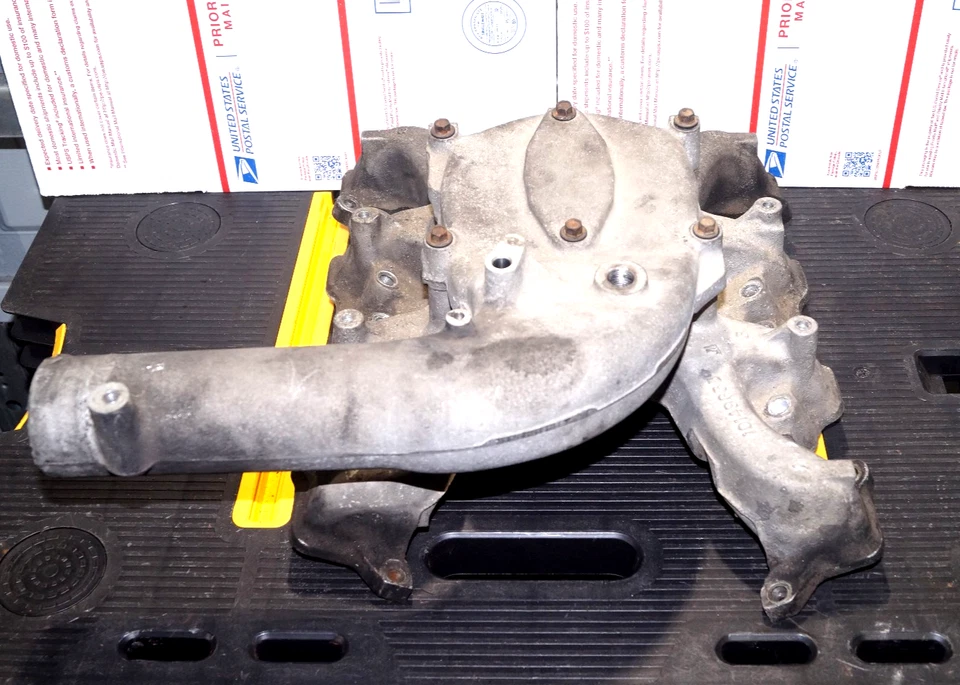 Chevy GMC C/K 2500 3500 6.5 Diesel Engine Intake Manifold & Air Intake Elbow OEM - Image 1 of 4