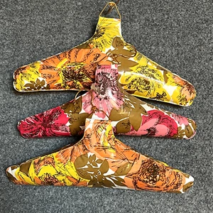 3 Vintage Hangers 60s 70s Inflatable Vinyl Floral Clothes Retro Flower Tavel - Picture 1 of 8