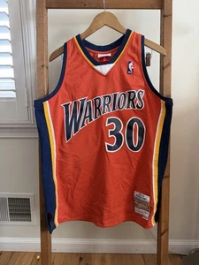 Camiseta deportiva alternativa Mitchell & Ness NBA Swingman Warriors 09-10 Stephen Curry para hombre - Imagen 1 de 5