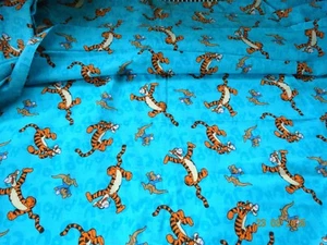 SPRINGS INDUSTRIES QUALITY PRINTED COTTON - WINNIE THE POOH TIGGER - BY METRE - Picture 1 of 4