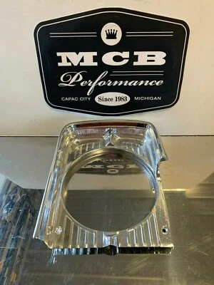 Dodge Dart 1968 faro bisel lado derecho pieza original restaurada Foto 1 de 2