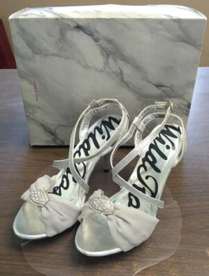 Wild Rose Silver Rhinestone Jewels Style MISA01 Open Toe 4" Heels Women's Size 8 - Image 1 of 4